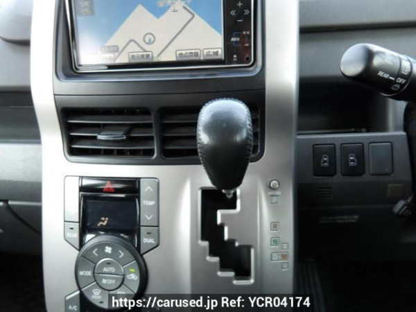 Used 2009 AT toyota voxy ZRR70W Image[23]