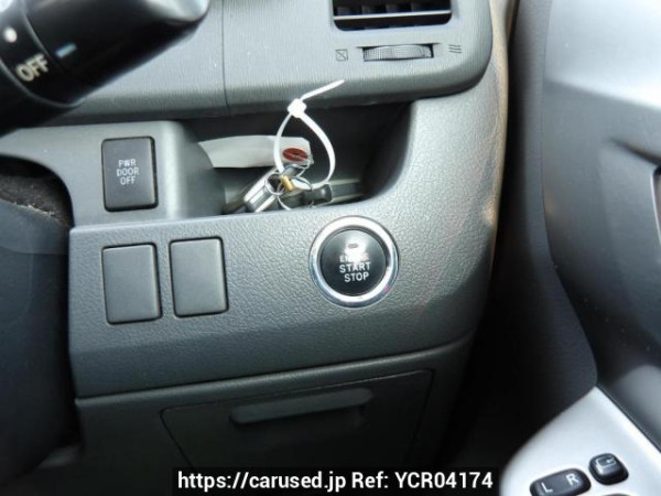 Used 2009 AT toyota voxy ZRR70W Image[27]