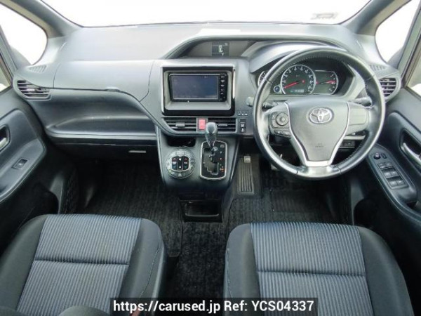 Used 2015 AT toyota noah ZRR80W Image[17]