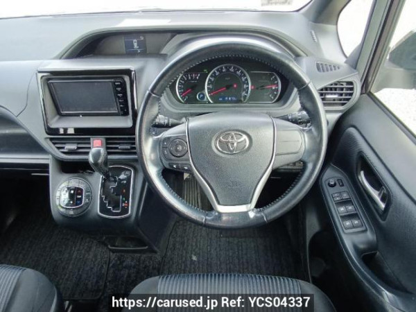 Used 2015 AT toyota noah ZRR80W Image[19]