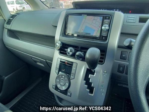 Used 2010 AT toyota noah ZRR75G Image[22]