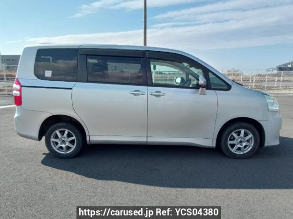 Used 2010 AT toyota noah ZRR75G Image[7]