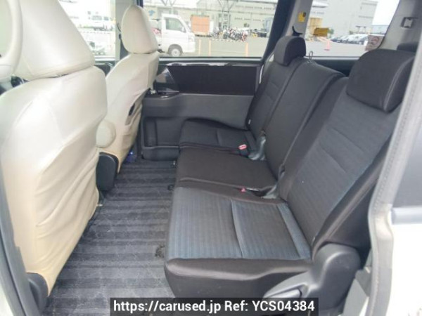 Used 2010 AT toyota voxy ZRR70W Image[15]