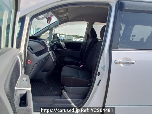 Used 2009 AT toyota voxy ZRR70W Image[14]