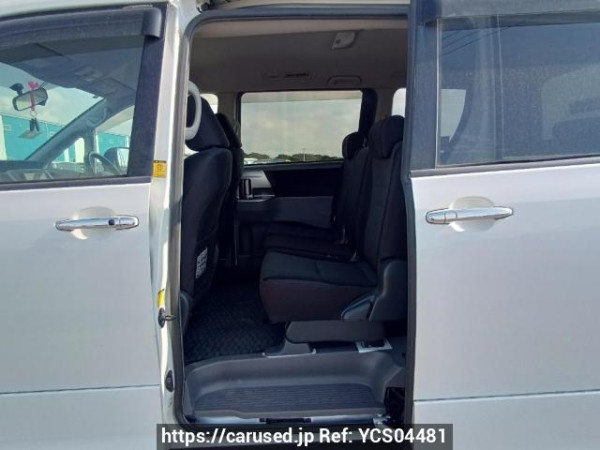 Used 2009 AT toyota voxy ZRR70W Image[16]