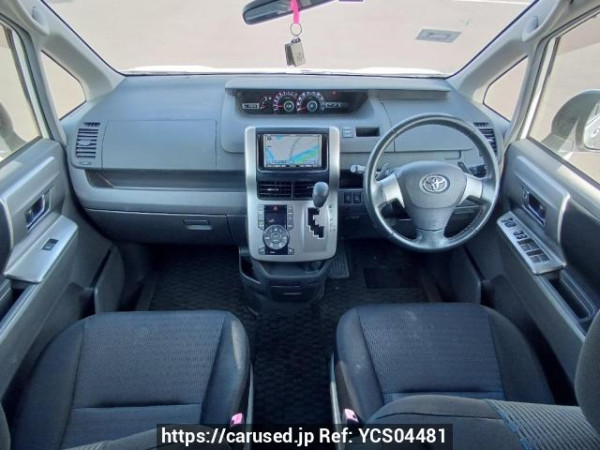 Used 2009 AT toyota voxy ZRR70W Image[18]