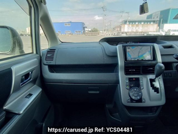 Used 2009 AT toyota voxy ZRR70W Image[19]