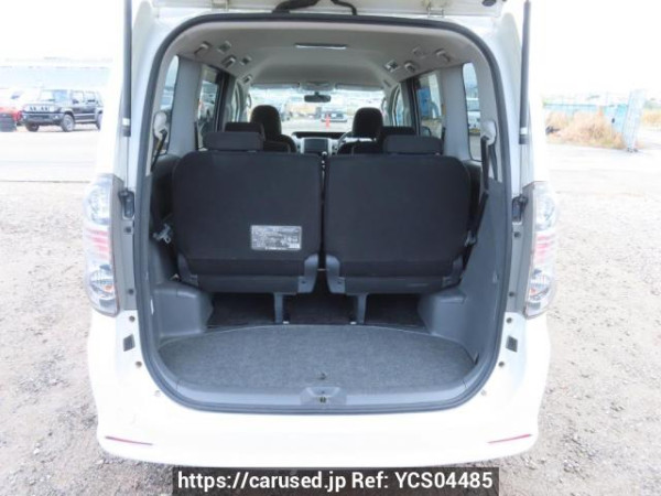 Used 2007 AT toyota voxy ZRR70W Image[8]