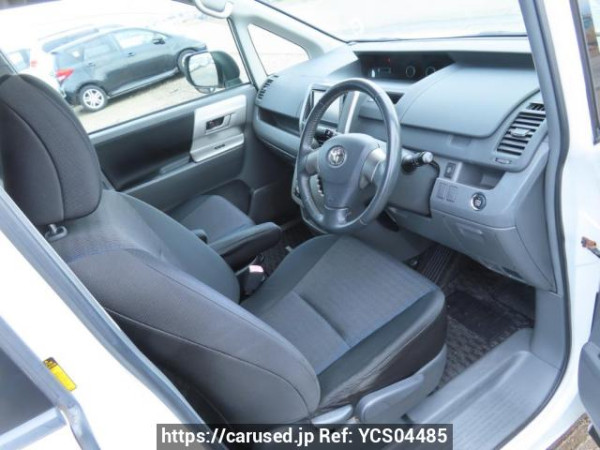 Used 2007 AT toyota voxy ZRR70W Image[13]