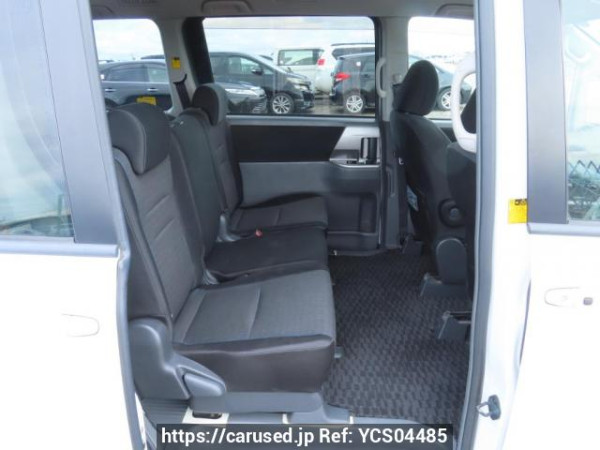 Used 2007 AT toyota voxy ZRR70W Image[17]