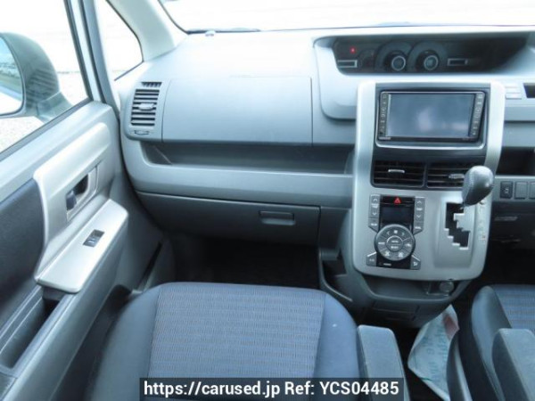 Used 2007 AT toyota voxy ZRR70W Image[24]