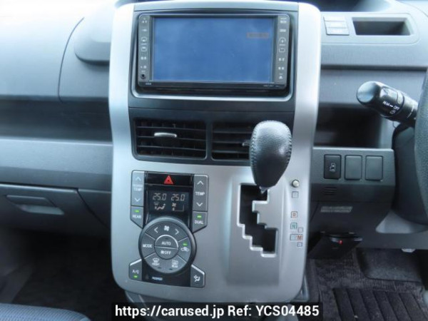 Used 2007 AT toyota voxy ZRR70W Image[27]