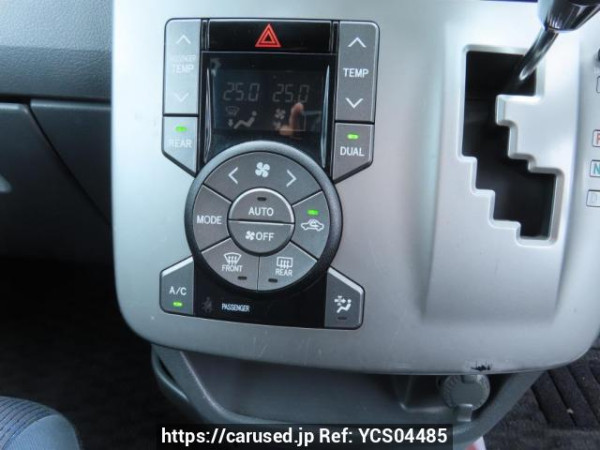 Used 2007 AT toyota voxy ZRR70W Image[29]