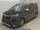 Toyota Voxy ZWR80W