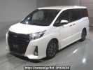Toyota Noah ZRR80W