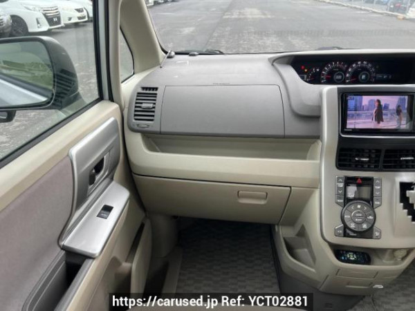 Used 2009 AT toyota noah ZRR75W Image[15]
