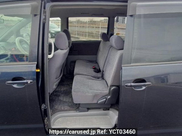 Used 2004 AT toyota voxy AZR60G Image[16]
