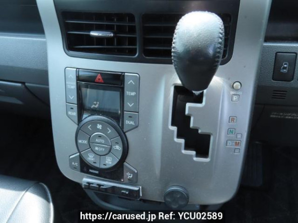 Used 2009 AT toyota voxy ZRR70W Image[28]