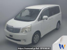 Toyota Noah ZRR70G