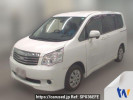 Toyota Noah ZRR70G