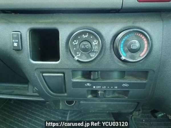 Used 2005 AT toyota regiusace-van KDH205V Image[23]