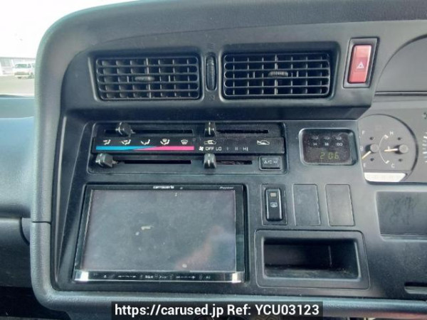 Used 2004 AT toyota hiace-van TRH112V Image[22]