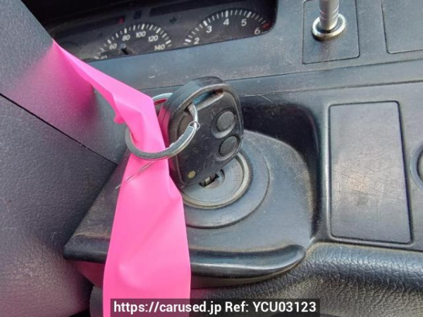 Used 2004 AT toyota hiace-van TRH112V Image[26]