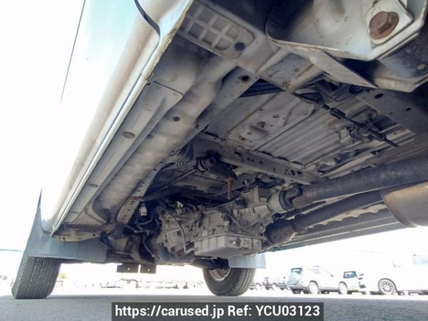 Used 2004 AT toyota hiace-van TRH112V Image[35]