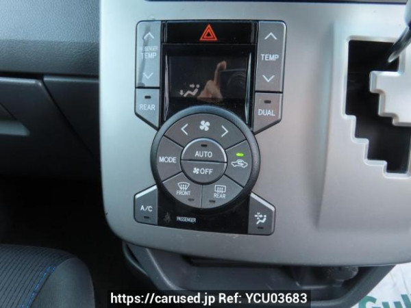 Used 2010 AT toyota voxy ZRR70W Image[29]