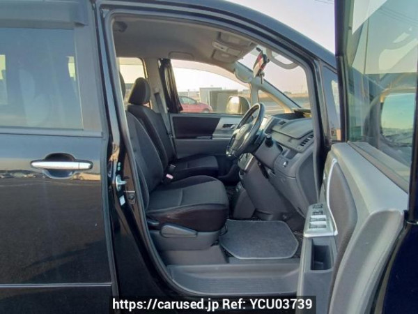 Used 2008 AT toyota voxy ZRR70W Image[12]