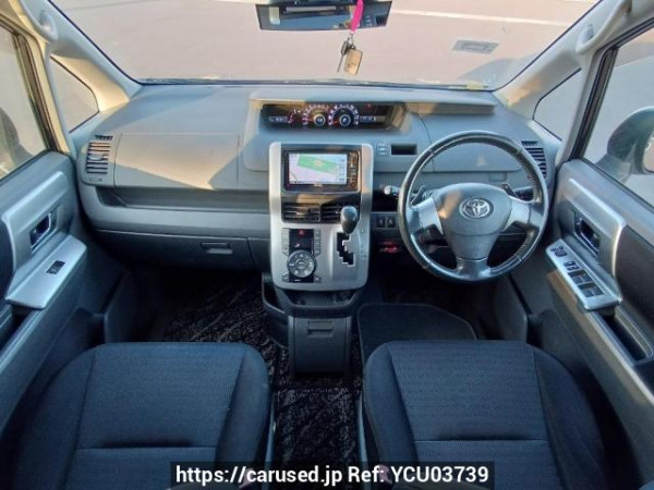 Used 2008 AT toyota voxy ZRR70W Image[18]