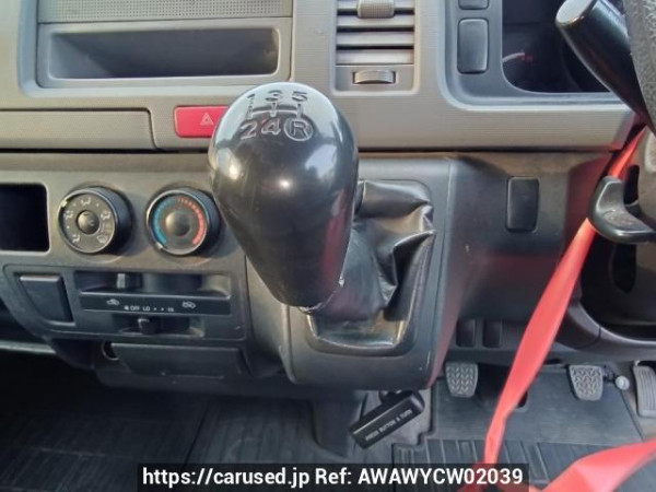 Used 2010 MT toyota hiace-van KDH206V Image[24]