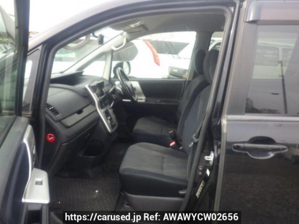 Used 2010 AT toyota noah ZRR75W Image[11]