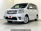 Toyota Noah DBA-ZRR70W