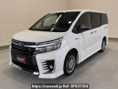 Toyota Voxy ZWR80W