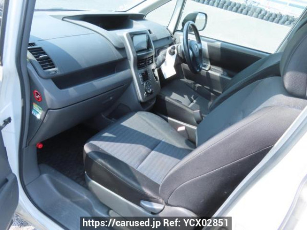 Used 2009 AT toyota voxy ZRR70W Image[16]
