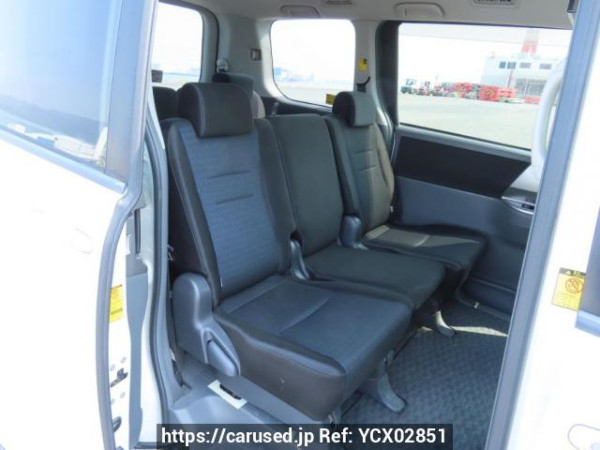 Used 2009 AT toyota voxy ZRR70W Image[19]
