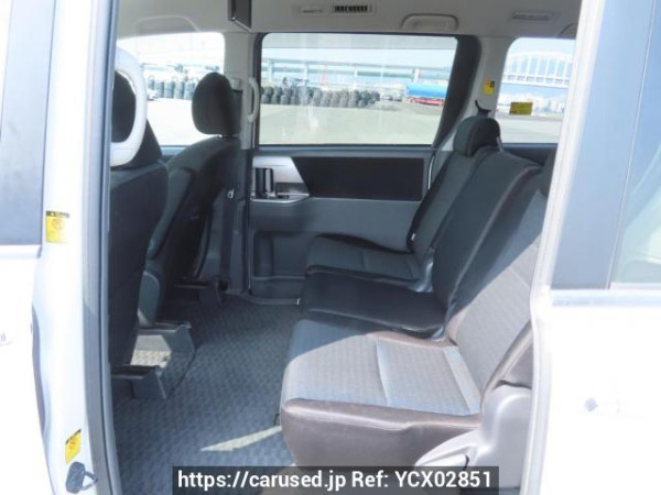 Used 2009 AT toyota voxy ZRR70W Image[20]