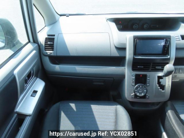Used 2009 AT toyota voxy ZRR70W Image[25]
