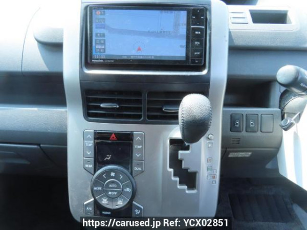 Used 2009 AT toyota voxy ZRR70W Image[30]