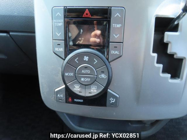 Used 2009 AT toyota voxy ZRR70W Image[33]