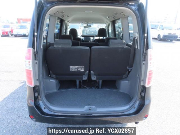 Used 2007 AT toyota noah ZRR70G Image[8]