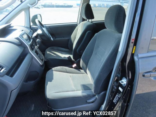 Used 2007 AT toyota noah ZRR70G Image[16]