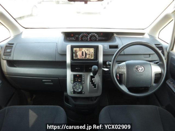 Used 2009 AT toyota noah ZRR70G Image[18]