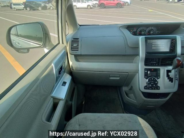 Used 2010 AT toyota noah ZRR70G Image[19]