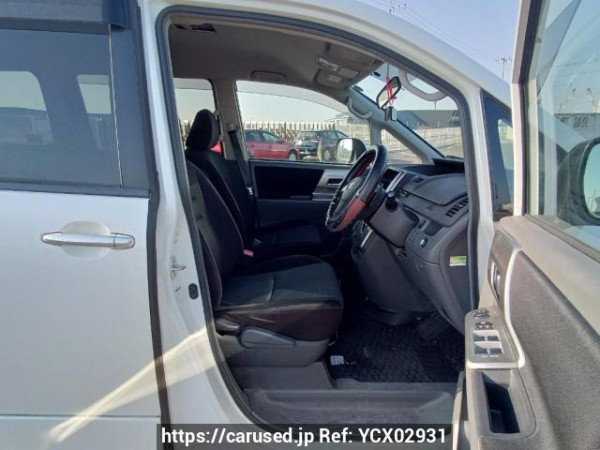 Used 2009 AT toyota voxy ZRR70W Image[13]