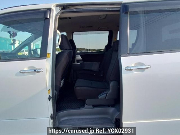 Used 2009 AT toyota voxy ZRR70W Image[16]