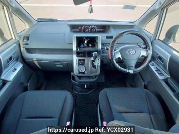 Used 2009 AT toyota voxy ZRR70W Image[18]