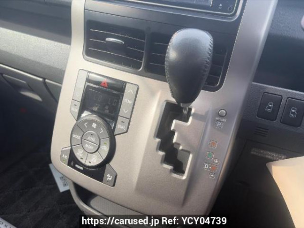 Used 2009 AT toyota voxy ZRR70W Image[20]