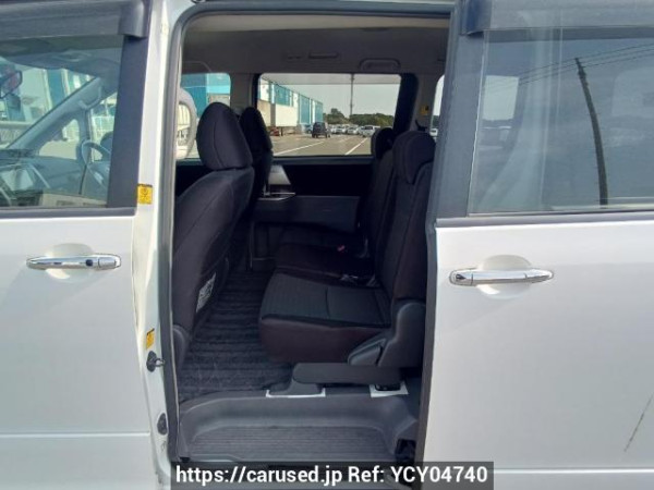Used 2009 AT toyota voxy ZRR70W Image[16]